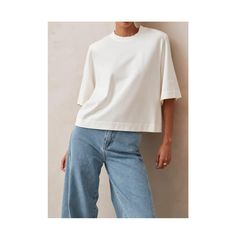 in stock Boxy T Shirt Outfit, Boxy Tshirt Outfits, White Tshirt Aesthetic, Oversize White T Shirt, Elegant Tshirts, Tshirt Outfits Women, Boxy Tshirt, White Oversized Shirt, White Tshirt Outfit