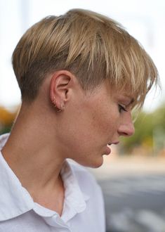 Best Fade Haircuts, Shaved Pixie, Boring Hair, Shot Hair Styles, Edgy Hair, Pixie Haircuts, Short Pixie Haircuts, Girl Short Hair