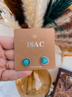 Turquoise studs Western Grunge, Concealed Carry Bags, Silversmithing Jewelry, Turquoise Choker, Minimalist Chic, Western Home Decor, Western Jewelry, Crystal Stud Earrings, Turquoise Earrings