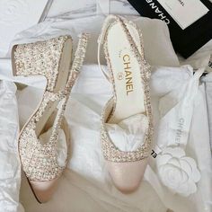 Chanel Aesthetic, Chanel Heels, Hak Tinggi, Love Luxury, Mode Chanel, Luxury Jewellery, Fancy Shoes