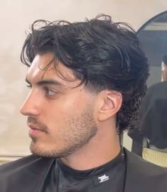 Blue Collar Men Haircut, Men Short Wavy Hairstyles, Men's Hair Cuts Medium, Cool Men’s Haircuts, Mens Haircut Long In Back, Italian Mens Haircut, Guys Wavy Haircut, Flo Haircut Men, Textured Medium Length Hair Men