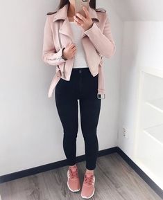 Colour Combinations Clothes, Pink Sneakers Outfit, Clothes Combination, Combination Fashion, Western Wear Outfits, Color Combinations For Clothes, Casual Outfit Inspiration, Cold Outfits, Colour Combinations