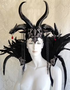 Demon / Vampire / Wicked Queen Headdress Leather by AtelierSidhe Feather Headress Ideas, Demon Headdress, Horned Headdress, Demon Vampire, Leather Feathers, Gothic Cathedral, Spring Equinox, Fantasias Halloween, Fantasy Costumes