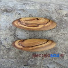 Beautiful handmade Set - Lot of  2 small oval barrettes in fine olive wood with  screwed french mechanic 5 cm ( 1.96 inch ) from screw to screw  Lenghts ~ 7,4 cm - 2.91 inch Large ~ 2 cm  - 0.79 inch handcrafted by us in Portugal the wonderful grain of the olive wood and the shape make every hair slide unique ! the olive wood is finely sanded and oiled with olive wood !   naturally  the grain of the olive wood can vary from item to item ,  but in any case you will get 2 small  barrettes in olive Wooden Hair Clip, Hair Pin Wood, Wooden Hair Pins, Wood Hair Barrette, Whittling Hair Pin, Hair Slide, Clip Hair, French Barrette, Photo Tree