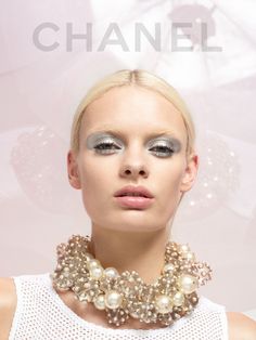 Chanel's Spring lookbook is what dreams are made of. Chanel Ad, Karl Lagerfeld Fashion, Chanel Mademoiselle, Coco Chanel Mademoiselle, Moda Chanel, Mode Chanel, Shoes Chanel, Chanel Necklace, Chanel Pearls