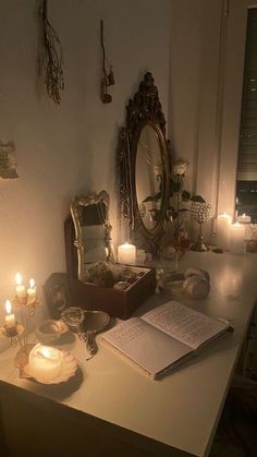 Dark Room Aesthetics, Soft Goth Room Aesthetic, Room Inspo Witchy, Dark Feminine Interior, Coquette Room Dark, 1800s Room Aesthetic, Dark Art Deco Bedroom, Antique Bedroom Ideas Victorian, Dark Fem Room