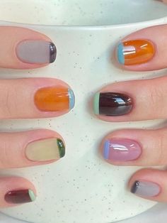 Matte Korean Nails, 2 Color Nail Art, Minimalist Nail Art Square, Korean Minimalist Nails, Simple Manicure Ideas, Korean Manicure, Creative Nail Art, Short Nail Manicure, Minimalist Nail