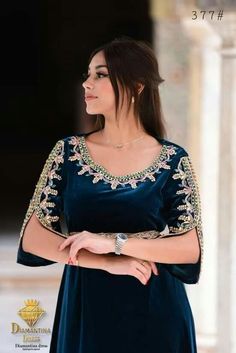 Chanel Decor, Short Kimono, Fashion Hub, Abayas Fashion, Ladies Dress Design, Kurti Designs, Velvet Dress, Stylish Dresses