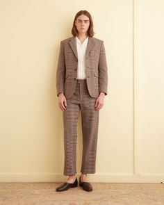 Workwear Blazer With Notch Lapel And Herringbone Pattern, Tailored Tweed Blazer For Work, Notch Lapel Blazer With Herringbone Pattern For Work, Workwear Blazer With Herringbone Pattern And Notch Lapel, Tweed Blazer With Lapel Collar For Work, Tailored Tweed Blazer With Houndstooth Pattern, Tweed Blazer With Welt Pockets For Work, Brown Tweed Jacket For Office With Hidden Buttons, Tweed Notch Lapel Sport Coat For Work