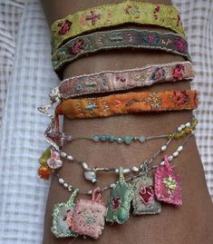 Fabric Bangles Handmade, Fabric Cuff Bracelets Diy, Fabric Bracelets Diy, Cuff Bracelets Diy, Macrame Accessories, Fiber Art Jewelry, Embroidered Bracelet, Natural Textiles