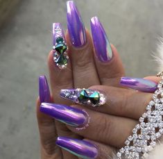 17 Enchanting Purple Chrome Nail Design Ideas Purple Chrome Nails With Rhinestones, Chrome Nails With Bling, Chrome Rhinestone Nails, Pigment Nails, Chrome Nail Design, Purple Chrome, Chrome Nail Polish, Purple Holographic