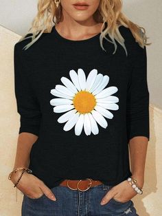 Fabric Paint Shirt, Tshirt Painting, Paint Shirts, Trendy Blouse, Holiday Gift Ideas, Trendy Blouses, Trendy Blouse Designs, Long Sleeve Tops Casual, Ladies Tops