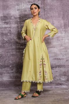 Buy Niti Bothra Green Chanderi Silk French Knot Kurta And Palazzo Set Online | Aza Fashions V Neck Kurta, Kurta And Palazzo, Kurti Patterns, Kurta Neck Design, Cotton Kurti Designs, Indian Dresses Traditional, Palazzo Set, Dress Design Patterns, Kurta Designs Women