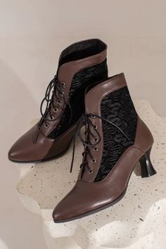 brown steampunk boots in modern style Casual Victorian Outfits, Victorian Heels, Everyday Steampunk, Granny Boots, Point Shoes, Brown Heels, Martin Boots, Color Lines, Kitten Heel