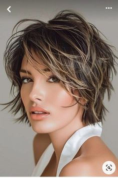 Short Feathered Bob, Cute Short Layered Haircuts, 80s Hairstyles, Layered Pixie Cut, Feathered Layers, Feathered Bob, Enhance Natural Curls, Trendy Nail Designs, Roll Hairstyle