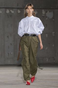 Hyke Tokyo, Tokyo Spring, Spring Clothing, Women Fashion Edgy, Green Pants