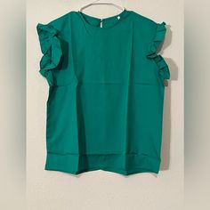 Green Pleated Sleeve Crewneck Top - Camisa Xl Hundred Percent Polyester Green Ruffled Tops For Work, Green Ruffled Tops For Workwear, Chic Green Crew Neck Blouse, Green Crew Neck Top With Ruffles, Green Sleeveless Blouse For Workwear, Green Crew Neck Top For Work, Green Crew Neck Top For Day Out, Green Sleeveless Blouse For Work, Blue Shirt With Jeans