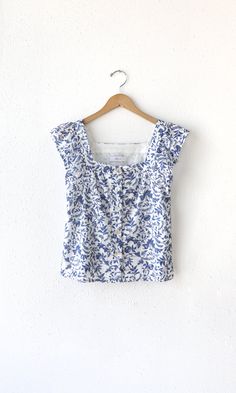 Casual Floral Embroidered Square Neck Top, Casual Floral Embroidery Square Neck Top, Casual Square Neck Top With Floral Embroidery, Cotton Floral Embroidery Square Neck Top, Summer Square Neck Top With Button Closure, Summer Tops With Square Neck And Button Closure, Cotton Top With Floral Embroidery And Square Neck, Square Neck Cotton Top With Floral Embroidery, Square Neck Summer Tops With Button Closure