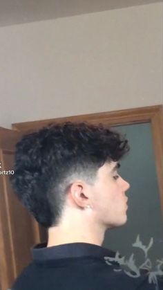 Fohawk Haircut Fade, Fohawk Haircut, Boys Haircuts Long Hair, Fade Haircut Curly Hair, Men Fade Haircut Short, Boy Haircuts Long, Curly Hair Fade, Mens Haircuts Short Hair, Gents Hair Style