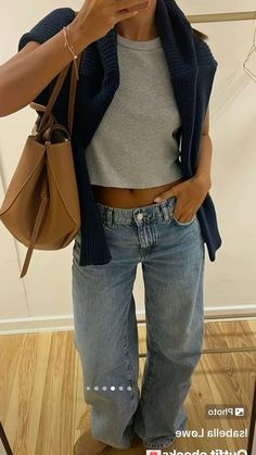 Nordic Fall Outfit, Out In The City Outfits, Fall Outfits With Light Wash Jeans, Working At A Coffee Shop Outfit, Simple And Chic Outfits, Blue Sweater Fall Outfit, Casual Everyday Fall Outfits, Modest Daily Outfits, Tank Top Fall Outfits