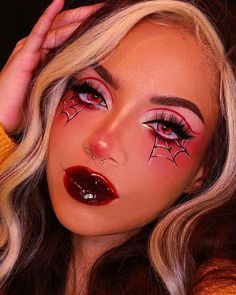 Spider Man Makeup Women Eye, Spider Man Costume Makeup, Diy Spiderman Costume For Women, Spiderman Face Makeup, Spider Man Face Makeup, Spider Man Makeup Women Easy, Spiderman Makeup Woman Easy, Spider Man Makeup Looks, Easy Spiderman Makeup