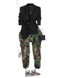 Camo Wide Leg Pants Outfit, Wearing Vs Styling Clothes, Camouflage Fashion, Camo Outfits, Camouflage Pants, Camo Fashion, Classy Casual