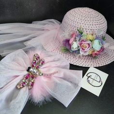 Pink Flower Hat Girls, Floral Baby Straw Hat, Toddler Fancy Summer Bonnet, Sun Hat Kids, Dragonfly Bow Clip Cap, Birthday Gift Bucket Hat Pink Flower/Floral straw/summer hat and dragonfly bow hat for toddler girl,baby,kids, little girl. The dragonfly bow and flowers can be removed, it can also be used as a hair clip. (Limited edition) The designs of all my Hats belong to me. For larger size hat and If you want color change, please contact me. SİZE 52cm- 2-6 Years Pink Hair Accessories For Beach In Spring, Pink Hair Accessories For Spring Beach, Pink Spring Hair Accessories For Beach, Summer Pink Hat As A Gift, Adjustable Summer Mini Hat With Matching Headband, Cute Mini Hats For Spring Parties, Whimsical Spring Hats For Gifts, Whimsical Spring Hats For Gift, Spring Mini Hats With Handmade Flowers