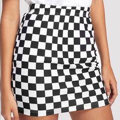 Nwt M-Lrandy’s Retro Black/White Plaid Bodycon Skirtnwt A Stretchy Skirt That Makes A Statement! Dress It Up W Boots Or Heels Or Rock It With Your Fave Kicks! This One Reminds Us Of Blondie- Kinda Punk Rock Chic! M 6/8 L 10/12 Handpicked With Love Boutique Itemnwt #Posh4chemo @2chicboutique Twice Chic Boutique Posh Ambassadors Since 2017 Bundle 2+ Save The Most #Curvystyles #Curvyfashion #Ownyourbeauty #2chic4chemo #Twicechicboutique #Black #White #Checkerboard #Retro #Skirt Diy Denim Skirt, White Skirt Summer, Denim Skirt Black, Cream Pencil Skirt, Mini Skirt Summer, Outfits Primavera, Skirt Streetwear, Diy Denim, Plaid Decor