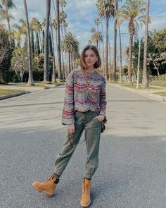 Women’s Timberland Outfit, Timberland Boot Outfit, Timberland Boots Women Outfit Casual, Styling Timberland Boots Women, Women Timberland Boots Outfit, Outfit With Timberlands For Women, How To Style Timberland Boots Woman, Brown Timberland Boots Outfit, Auckland Aesthetic