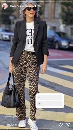 Leopard Print Pants Outfit Classy, Animal Print Pants Outfit 2024, Printed Pants Outfits Summer, Style Leopard Pants, Leopard Jeans Outfit 2024, Leopard Print Blazer Outfit, Leopard Print Jeans Outfit, Cheetah Pants Outfit