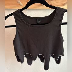 Black Drip Crop Top With White Detailing Outlining The Bottom. Never Worn. #Women #Fashion #Tank #Top #Drip #Ae #Americaneagle #Vs #Aesthetic #Hollister #Summer #Fall #Spring #Shein Funky Crop Tops, Goth Crop Top Outfits, Diy Crop Top From Tank Top, Black Strappy Crop Top, Sewing Crop Top, Aesthetic Tank Tops, Crazy Tops, Cropped Tank Top Outfit, Safety Pin Crop Top