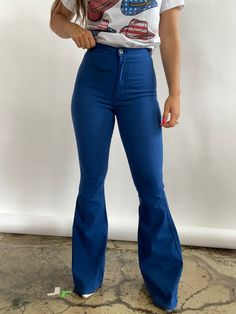 Fiona High Waisted Bell Bottom Flare Jeans - Mykonos Blue – Willow Boutique Bell Bottom Jeans Outfits, High Waisted Bell Bottom Jeans Outfits, High Waisted Bell Bottom Jeans, Mykonos Blue, Olive Jeans, Pink Jeans, Juniors Jeans, Blue Willow, Judy Blue Jeans