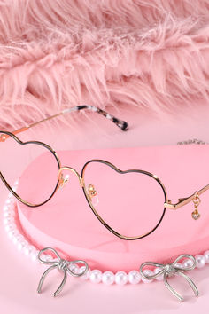 Exclusive glasses with birthstones shining on them. Perfect statement-maker with spiritual alignment. Find your birthstone and pick your stylish birthstone glasses now! Everyday Princess, Spiritual Alignment, Xoxo Jewelry, Heart Shaped Glasses, Hello Kitty Shoes, Chinese Fashion Street, Sweet Jewelry, Stylish Glasses, Pastel Pink Aesthetic