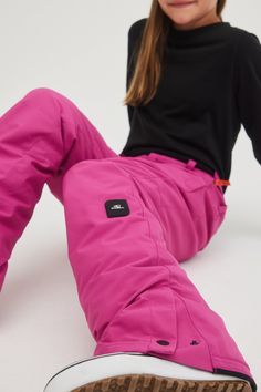 The Charm Pants come in popping colours that complement any outfit on the mountain. They will also keep your young mountain enthusiast warm and dry, thanks to 60g of insulation and 10K/10K waterproofing and breathability. Get them further sealed from the elements with critically taped seams and snow gaiters. Thes pants also feature the excellent O'Neill grow system, so they can extend when little legs grow longer. Trousers For Girls, Grow System, Snow Wear, Winter Pants, Winter Gear, Fuchsia Color, Snow Pants, Body Measurements, Canada Goose Jackets