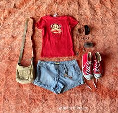 Casual Hike Outfit, Fitted T Shirt Outfit, Dream Clothes Summer, La Outfits Los Angeles Street Styles, Yellow Shirt Outfit, Outfit With Shorts, Artsy Clothes, Summer Camp Outfits, Vsco Outfits