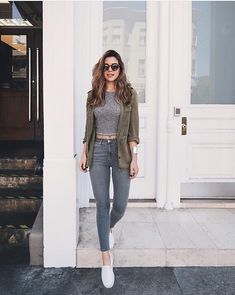 Fashion Jeans Outfit, Jeans Outfit Women, Western Wear Outfits, Outfit Jeans, Grey Jeans, Casual Style Outfits, Looks Style, Womens Casual Outfits, Summer Outfits Women