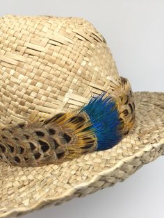 27 inch tradition hawaiian feather hatband  handstitched  featuring pheasant and peacock feathers all colors are natural secure to your hat with a single stitch Diy Peacock, Feather Crafts, Peacock Feathers, Peacock Feather, Mother Pearl, Pheasant, Hat Band, Shell Necklaces, Gorgeous Necklaces