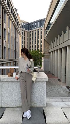 Simple Casual Outfits, Casual College Outfits, Diy Vetement, Korean Casual Outfits, Casual Day Outfits, Classy Work Outfits, Korean Girl Fashion, Stylish Work Outfits