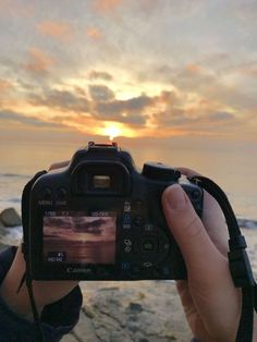 Capturing the Best Moments: Enhancing Your Travel Photography Photo Software, Autumn Girl, Vision Board Pictures, Take Better Photos, New Hobbies, Aesthetic Photography, Camera Photography