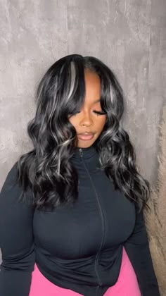 Black And Blonde Highlights, White Hairstyle, Curl Bob, Beach Curls, Girl Hair Colors, Side Braid Hairstyles, Black Ponytail Hairstyles, Haute Hair, Birthday Hair