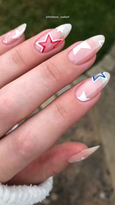 21 Patriotic 4th Of July Nail Ideas - Lauren Erro 4th Of July Nail Ideas, 4th Of July Nail, Watching Fireworks, Patriotic Nails, Fourth Of July Nails, 4th Of July Nails, Summery Nails, Red Nail Designs, July Nails