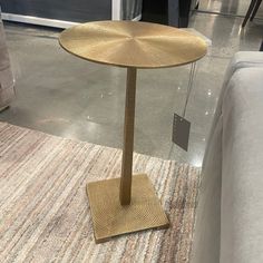 a table that is on top of a rug