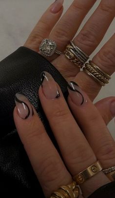 Nails That Match Black Dress, Nails For Black Dresses, Nails For Prom Black Dress, Prom Nails Black Dress, Nails For Black Prom Dress, Prom Nails With Black Dress, Nails For A Black Dress, Green Dress Nails, Formal Nails For Black Dress