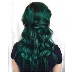 Juniper Hair Color, Deep Green Hair Color, Jade Green Hair, Hunter Green Hair, Green Hair Aesthetic, Emerald Green Hair, Dark Green Hair, Jungle Green