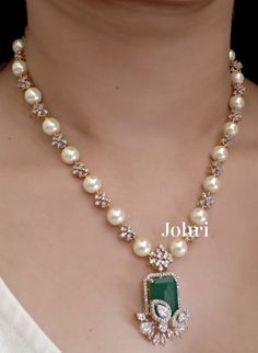 South Indian Beads Jewellery, New Jewellery Designs Necklaces, Peral Neck Set Design, Beads Chains Designs Indian, Peral Neck Set, Pearl Jewelry Design Simple, Pearl Jewelry Indian Simple, Beads Necklace Indian Gold, Indian Beads Jewellery Design