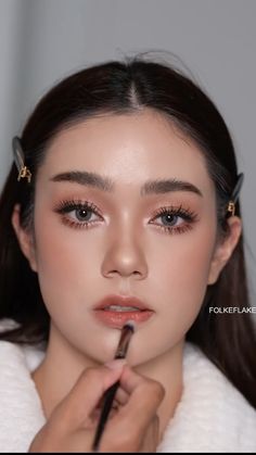 Makeup Thailand, Wedding Makeup Korean Brides, Light Makeup For Graduation Pictorial, Basic Graduation Makeup, Korean Makeup Wedding Bridal, Makeup Looks For Debut, Light Make Up For Morena, Thai Bride Makeup, Fresh Makeup Look Glow