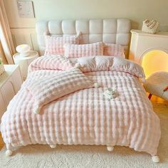 pastel pink faux fur fluffy plush bedding duvet cover set roomtery aesthetic room decor Princess Bedding Set, Textured Duvet Cover, Textured Duvet, Fluffy Bedding, Princess Bed, Winter Bedding, Full Bedding Sets, Twin Bed Sets, Fitted Bed Sheets