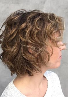 Fine Wavy Hair, Fine Curly Hair, Shaggy Haircuts, Curly Short, Shag Haircut, Chic Hairstyles, Haircuts For Fine Hair, Short Haircut, Long Layered Hair