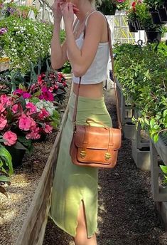 Midi Skirt Green, How To Have Style, Green Clover, Looks Party, Lettuce Hem, Skirts Online, Mode Inspo