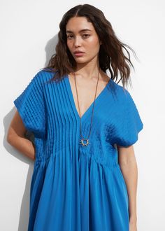 Pleated Midi Dress - Blue - & Other Stories WW White Blouse Top, Designer Midi Dresses, Party Dresses Online, Knit Outerwear, Linen Sweater, Beachwear Skirt, Pleated Midi Dress, My Bag, Puffed Sleeves Dress